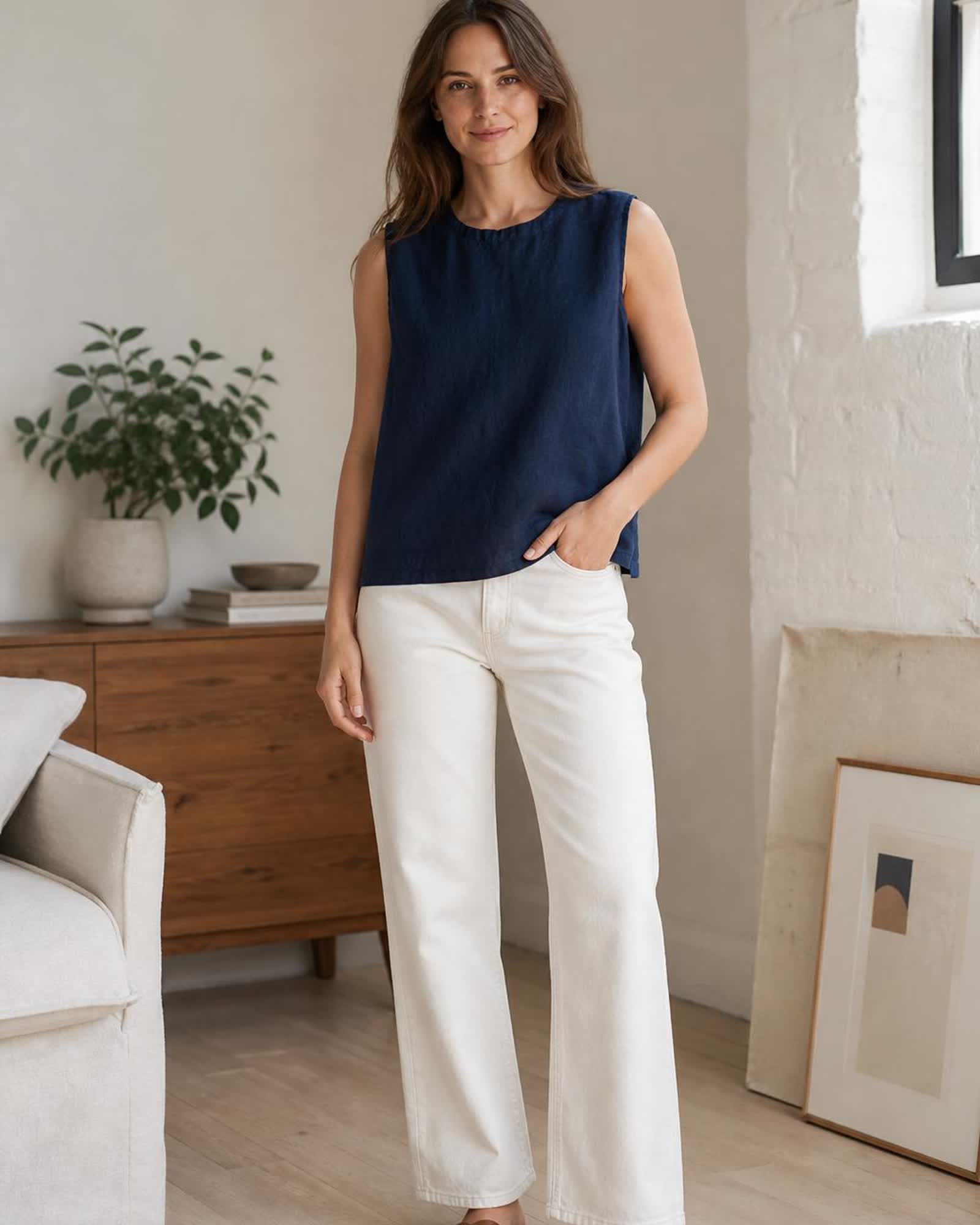 The European Linen Tank in Deep Navy